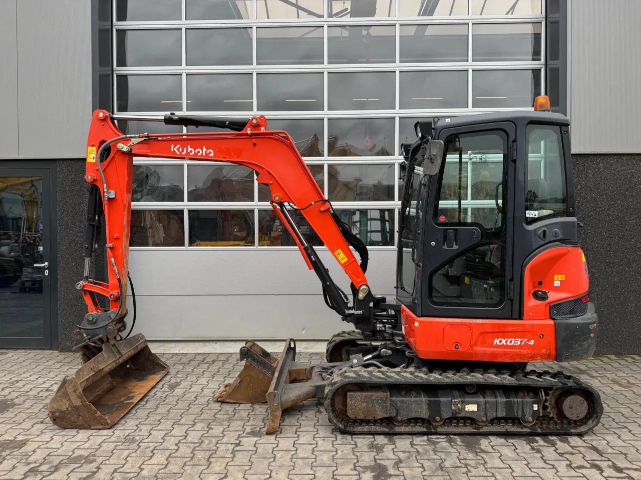 Kubota KX037-4