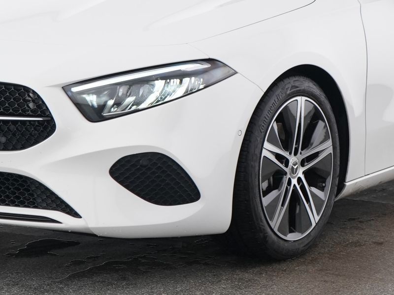 Fahrzeugabbildung Mercedes-Benz A 180 PROGRESSIVE+PANO+NIGHT+LHZ+LED+KAMERA