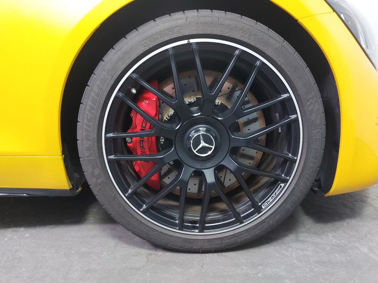 Fahrzeugabbildung Mercedes-Benz AMG GT Coupe *Carbondach*Performance Sitze*VOLL*