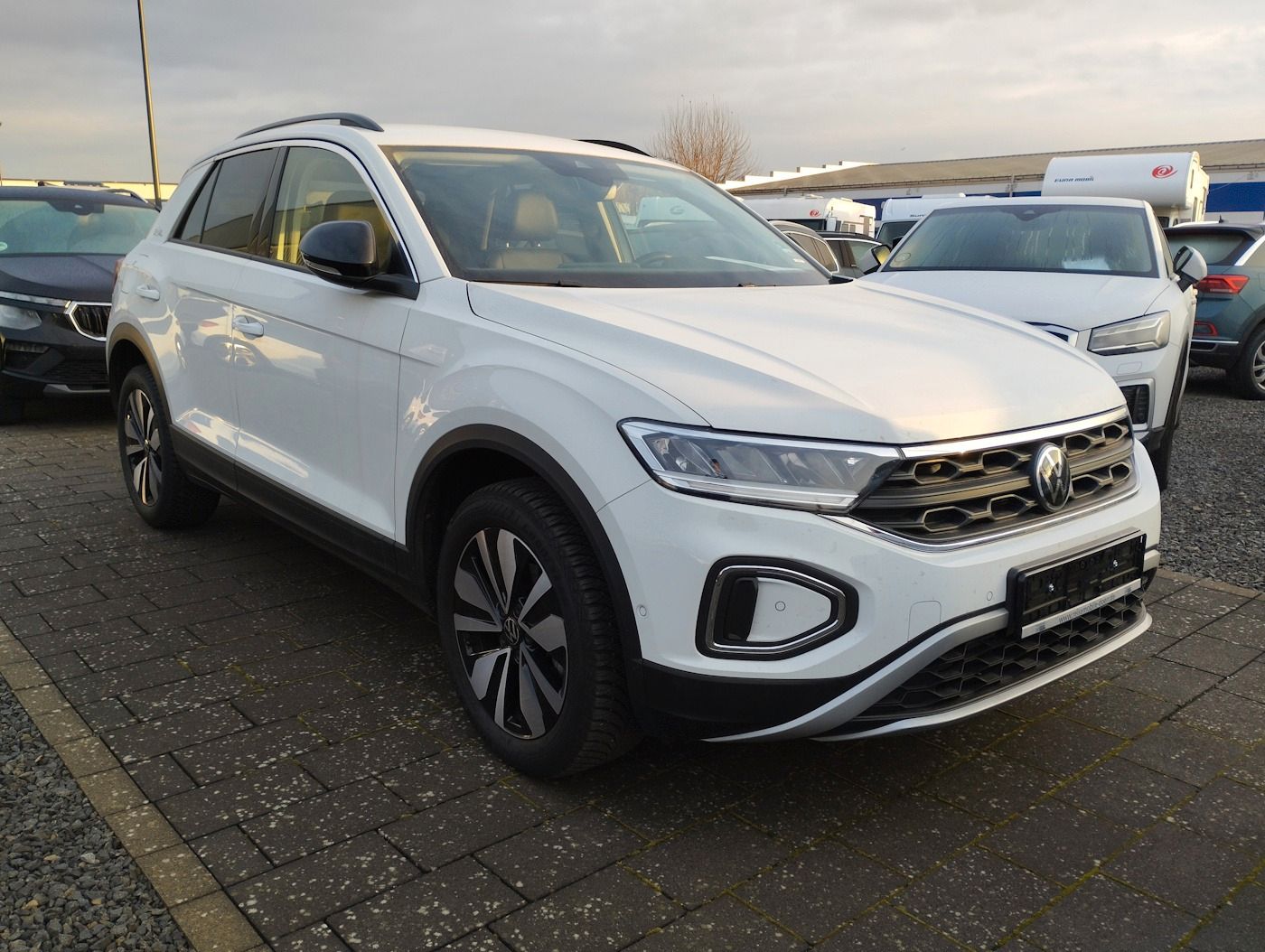 Fahrzeugabbildung Volkswagen T-Roc 1.0 TSI GOAL NEU35T ACC SHZ LED Allwetter