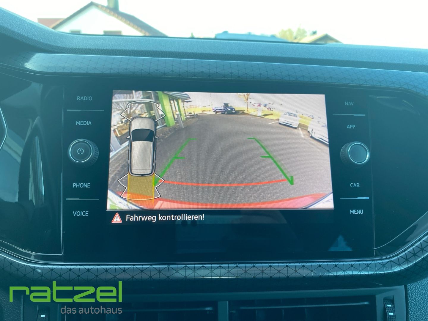 Fahrzeugabbildung Volkswagen T-Cross 1.0 Style TSI AHK-abnehmbar Navi digital