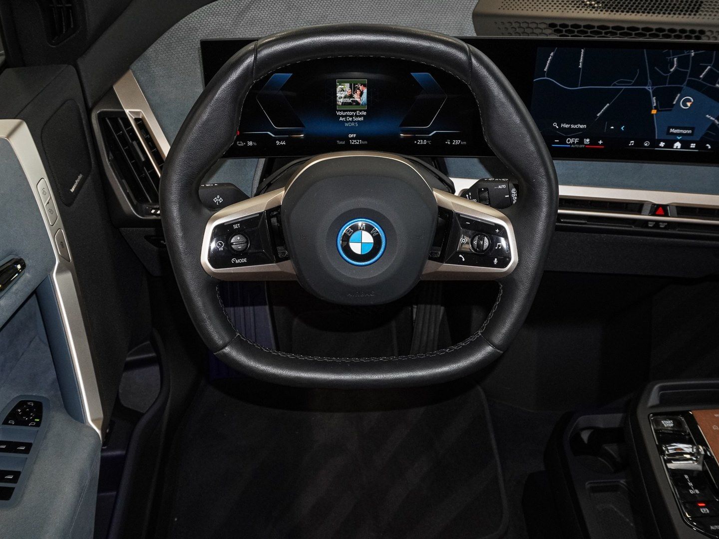 BMW iX xDrive50 M Sport HUD PANO ACC AHK NAVI LED foto 11