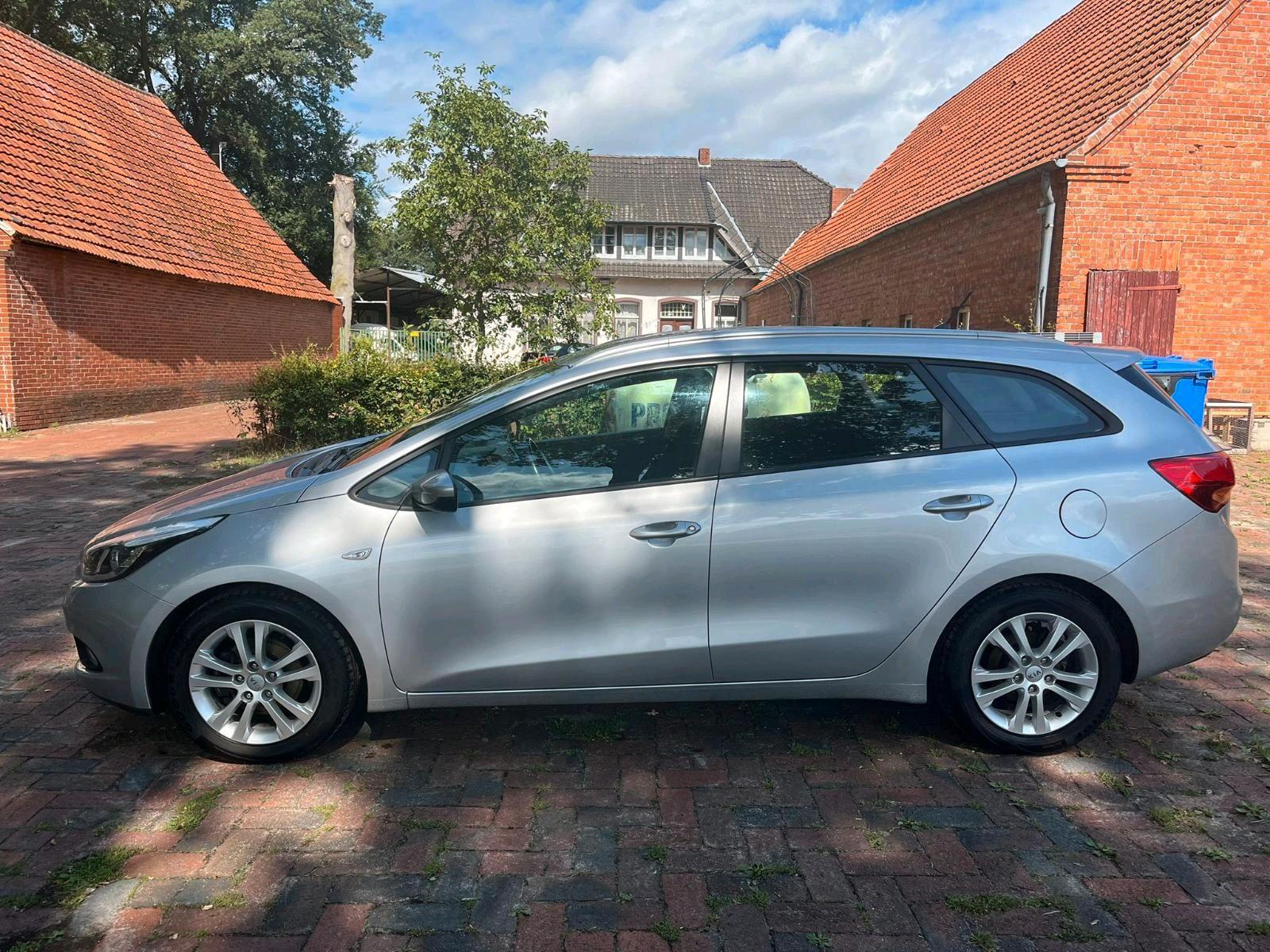 Kia  2013 — rear view