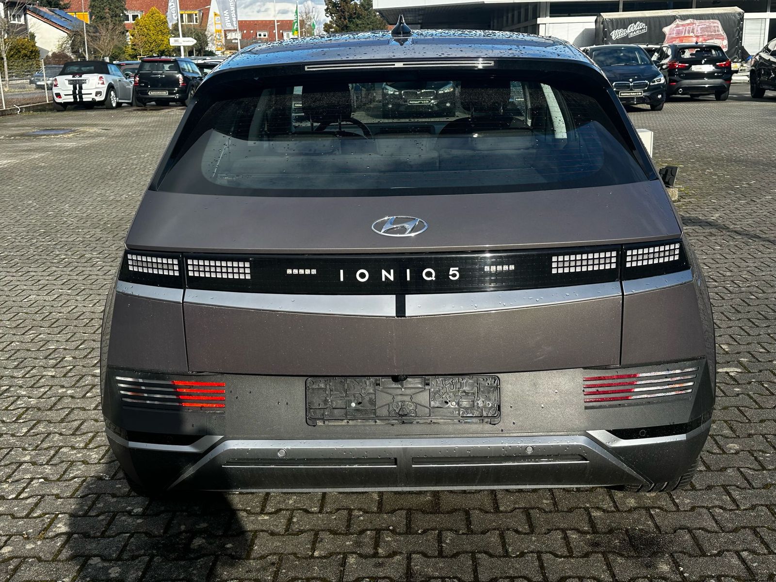 Fahrzeugabbildung Hyundai Ioniq 5 Basis 2WD NAVI+ACC+LED+SHZ+KAMERA+WP+DAB