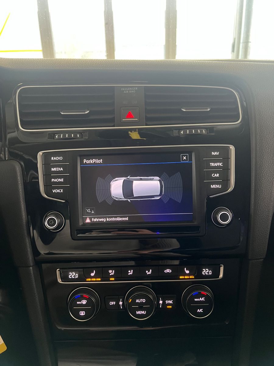 Fahrzeugabbildung Volkswagen Golf VII Lim. 2.0 TDI DSG Allstar *SCHECKHEFTG*