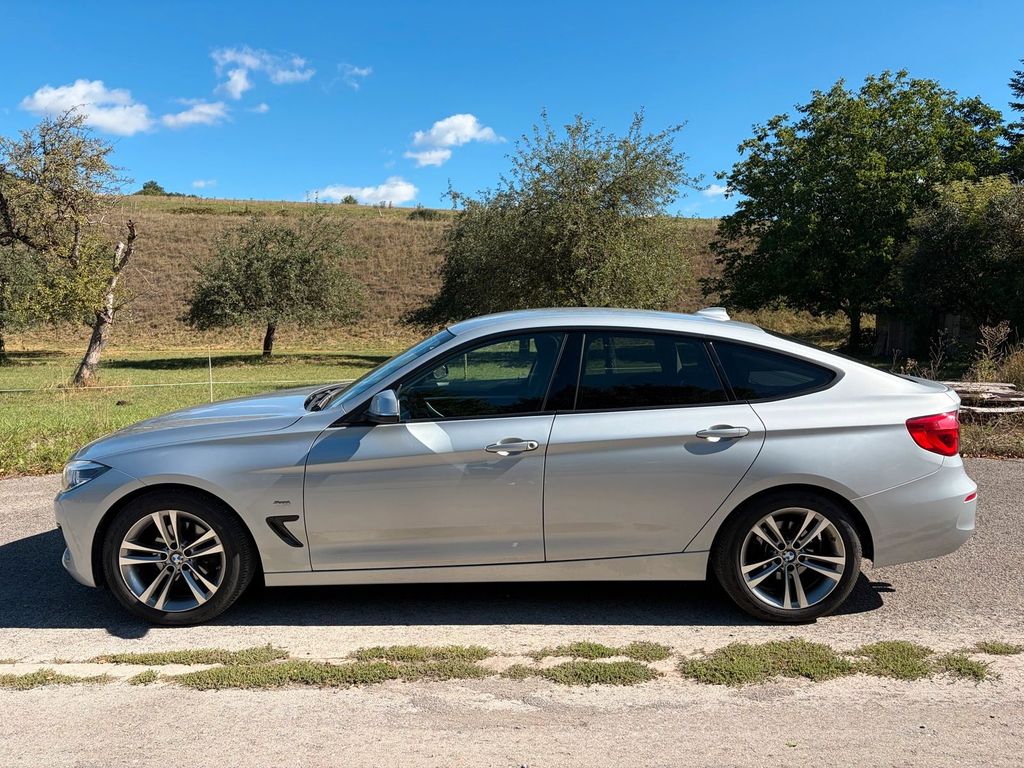 Image of BMW 320