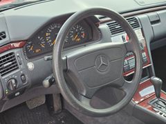 Fahrzeugabbildung E 230 E230