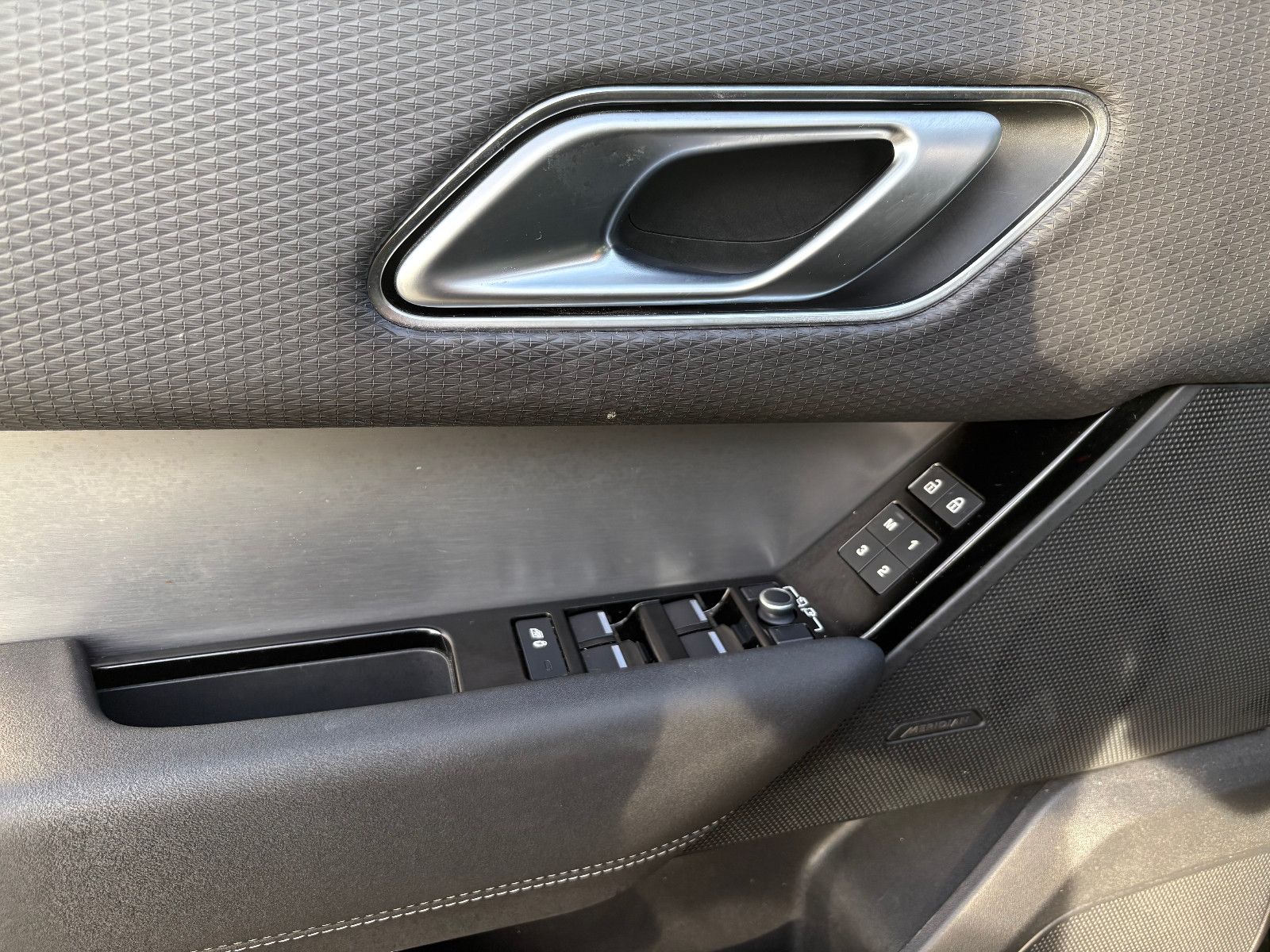 Fahrzeugabbildung Land Rover Range Rover Velar/R-DYNAMIC/PANO/HEAD-UP/ACC