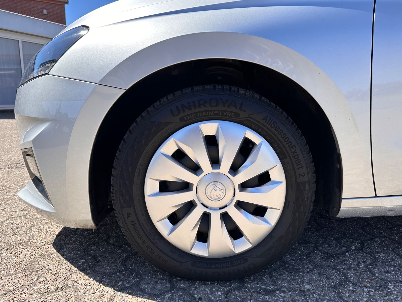 Fahrzeugabbildung SKODA Fabia 1.0 MPI Ambition APP/Klima/GJR