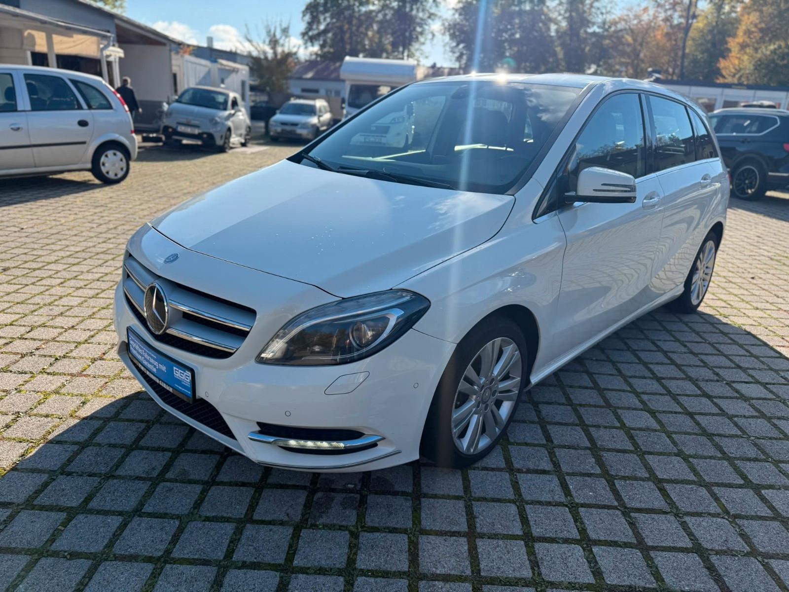 Mercedes-Benz B 180