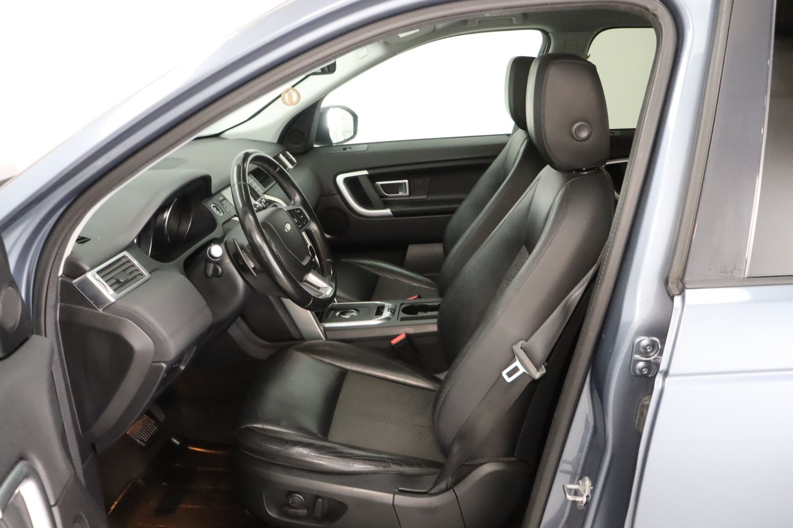 Fahrzeugabbildung Land Rover Discovery Sport 2.0 TD4 SE AWD