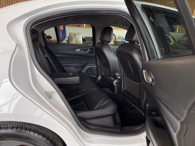 Alfa Romeo Giulia 2,2 JTDM Executive *BI-XENON*ACC*AHK*LED*
