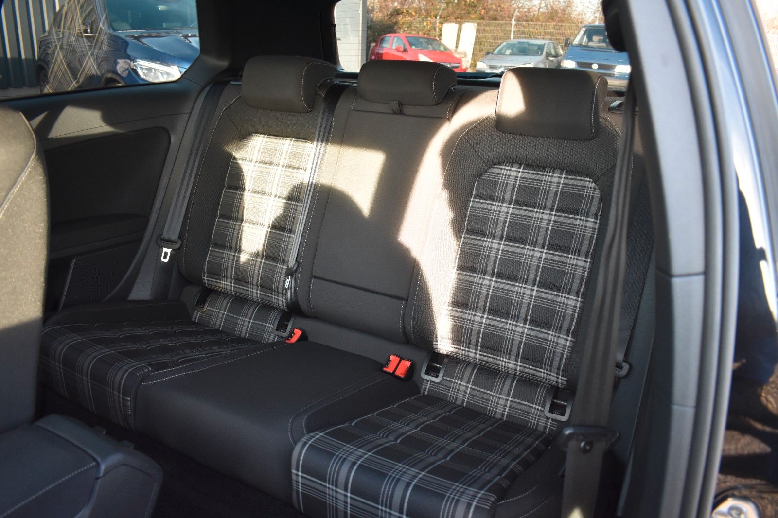 Fahrzeugabbildung Volkswagen Golf VII Lim. GTD BMT/Start-Stopp DYNAUDIO