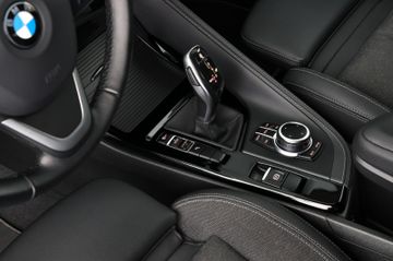 BMW X1 sDrive20i Sport Line RFK LED AHK 18"