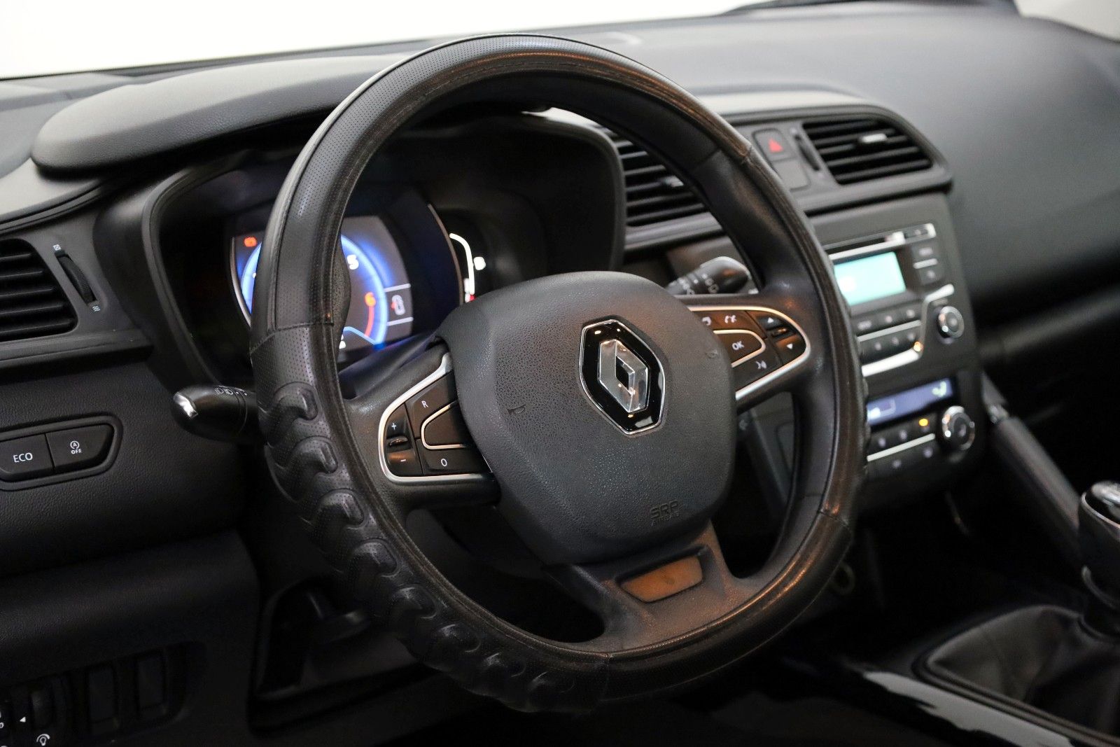 Fahrzeugabbildung Renault Kadjar Life Klima,AHK,8 fach bereift