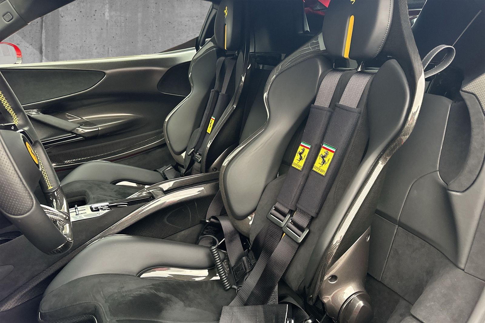 Fahrzeugabbildung Ferrari SF90 Stradale*Fiorano Paket*Full Carbon*4Punkt