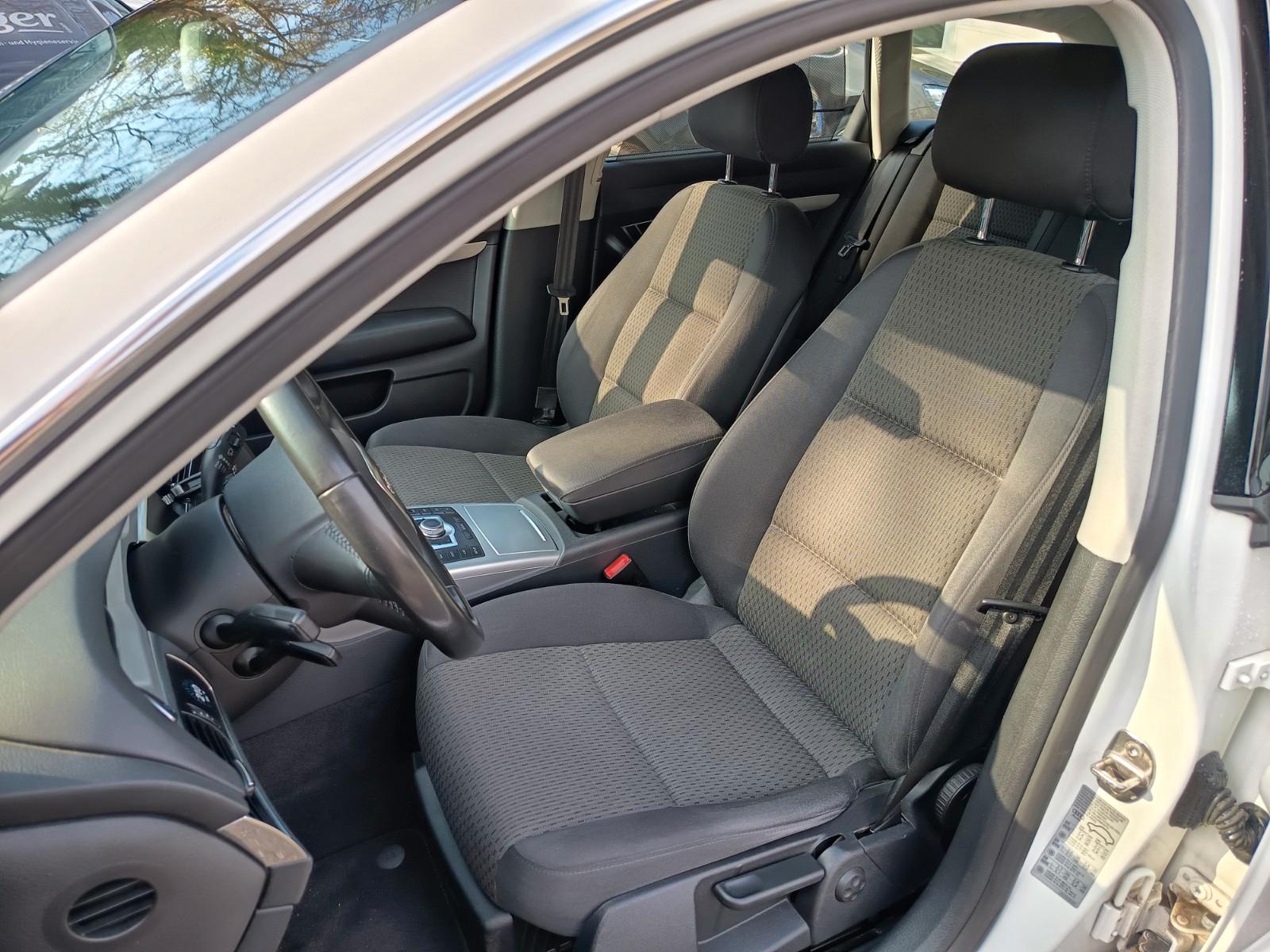 Audi A6 2010 — photo 10
