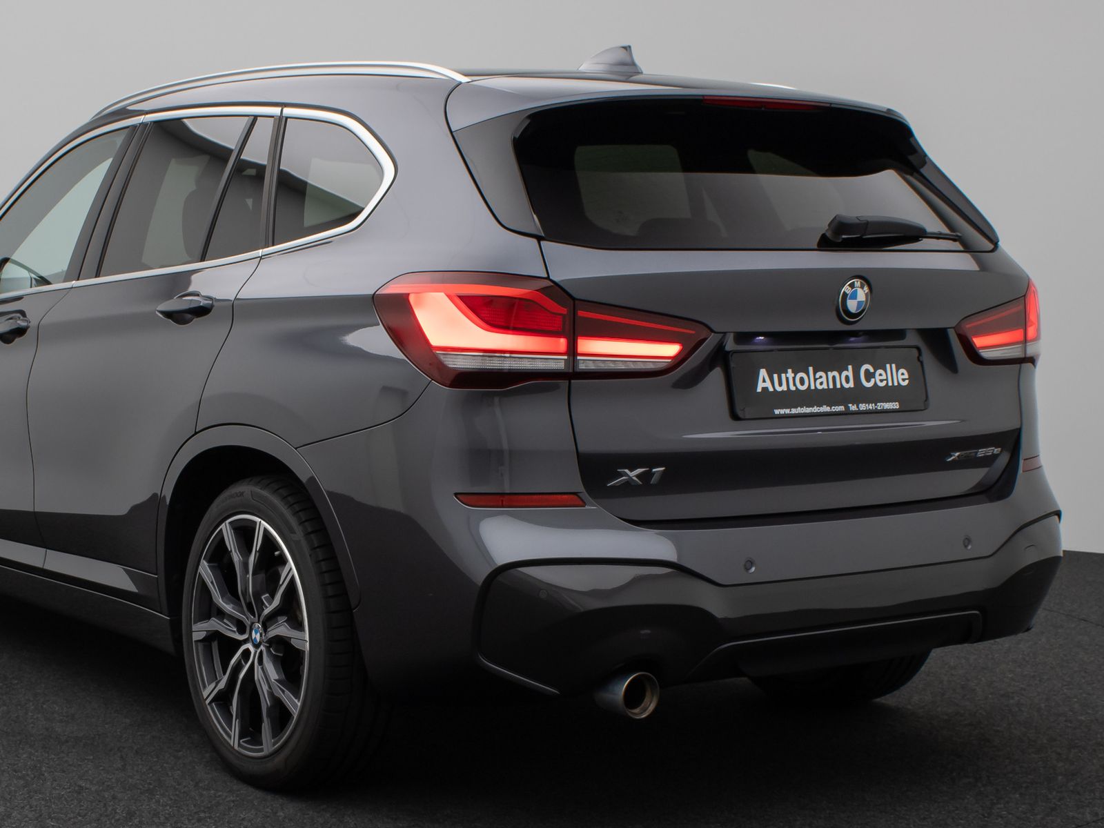 Fahrzeugabbildung BMW X1 xD25e M Sport Panorama Kamera HUD H/K Komfort