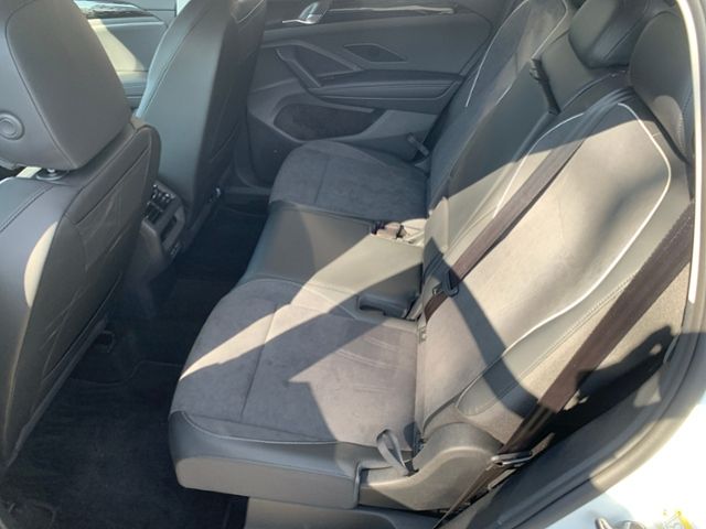 Fahrzeugabbildung Volkswagen Tayron 1,5 eTSI DSG ELEGANCE 7-SITZER NAVI AHK I