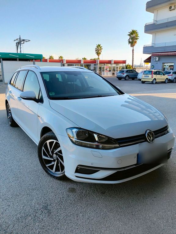 Image of Volkswagen Golf