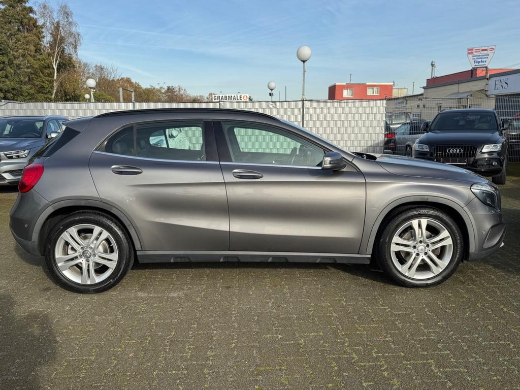 Mercedes-Benz GLA 200