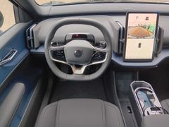 Fahrzeugabbildung Volvo EX30 Single Extended Range RWD Plus