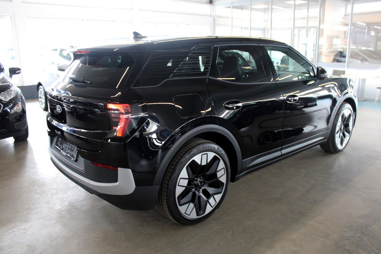 Fahrzeugabbildung Ford Explorer BEV Extended Range  RWD Premium mit AHK