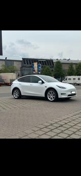 Tesla Model Y Hinterradantrieb RWD - Tesla Model Y in Bochum