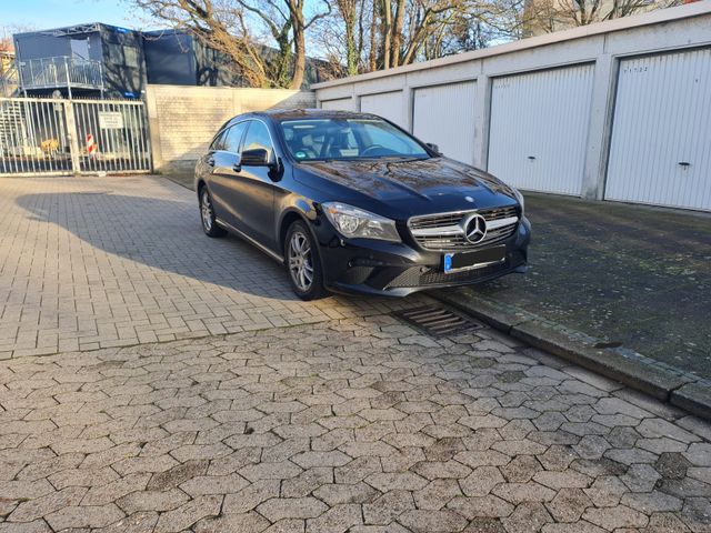 MERCEDES-BENZ CLA 180 Shooting Brake -