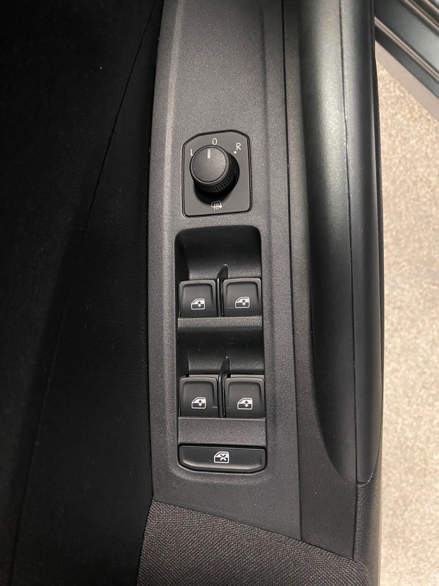 Fahrzeugabbildung SKODA Fabia 1.0 TSI DSG Selection+GARANTIE 2030 100tKM