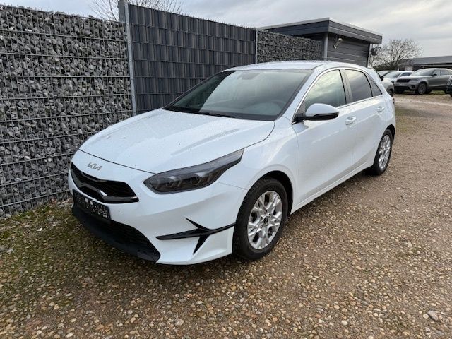 Kia Cee'd 5-türig 1.5 T-GDI 160 Navi LED SHZ PDC/CAM