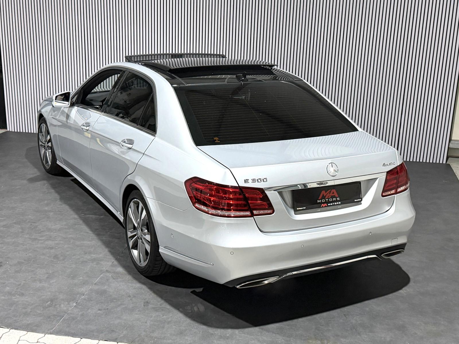 Mercedes-Benz E 300 Limousine E 300 CGI BlueEfficiency 4Matic
