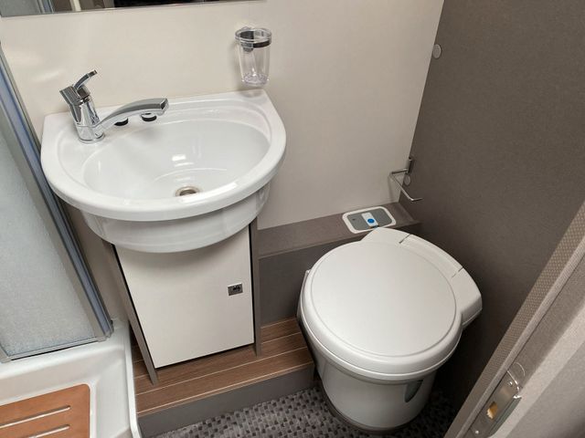 Etrusco A7300 DB Chassis Design Alu Rahmenfenster