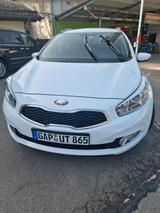 Kia ceed 2.2 Diesel TÜV 12/2027 - Kia Kombi 2014 Cee d mit Diesel-Antrieb