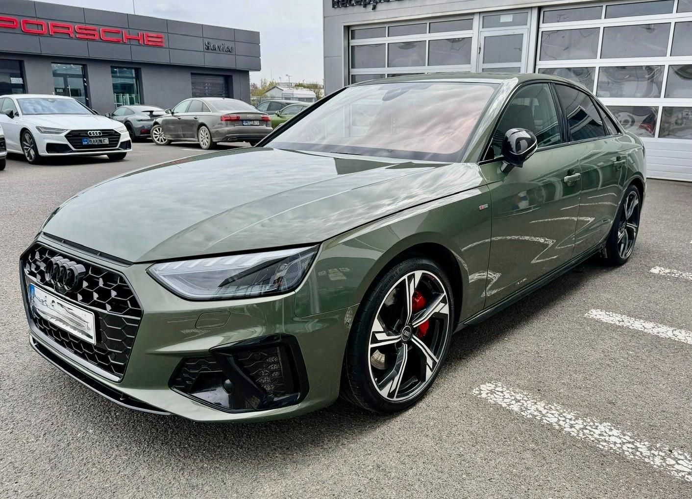 Audi A4 45 TFSI quattro S line Competition Edition +