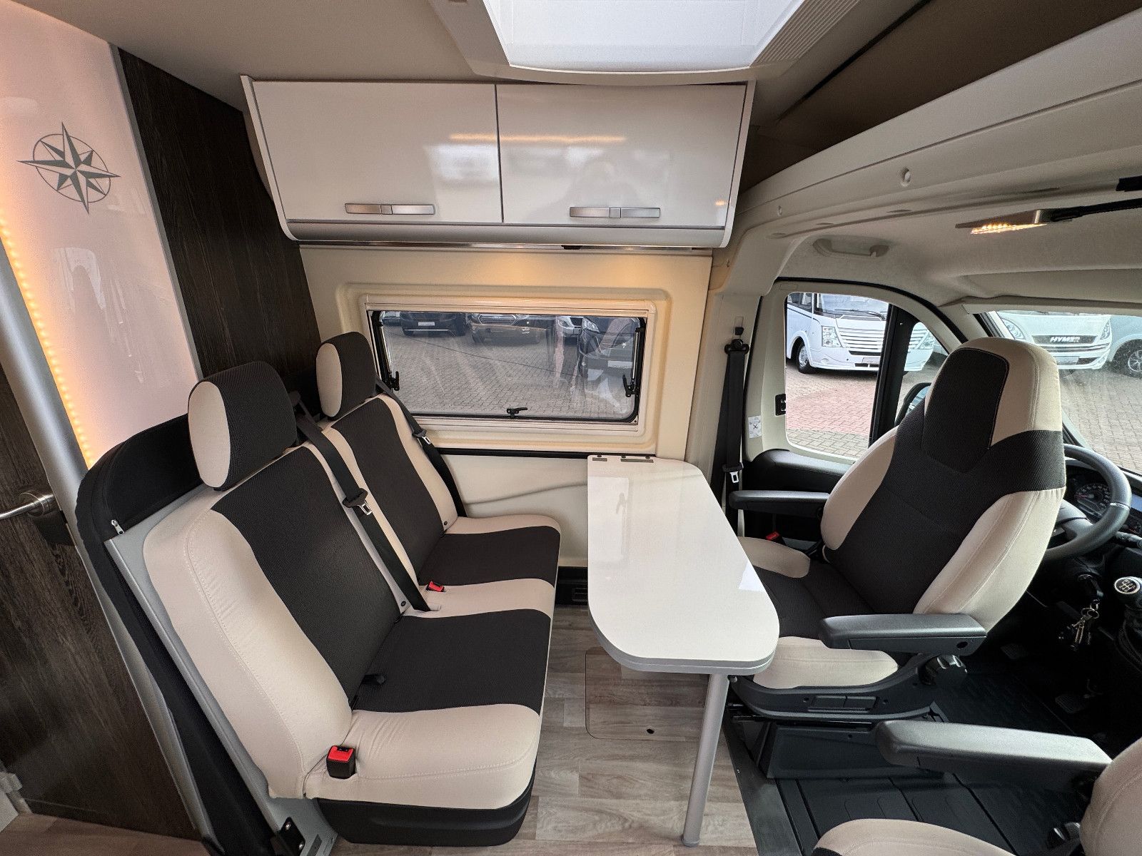 Fahrzeugabbildung Westfalia Columbus 601 D 4 SCHLAFPLÄTZE SOLAR AHK 1.HAND