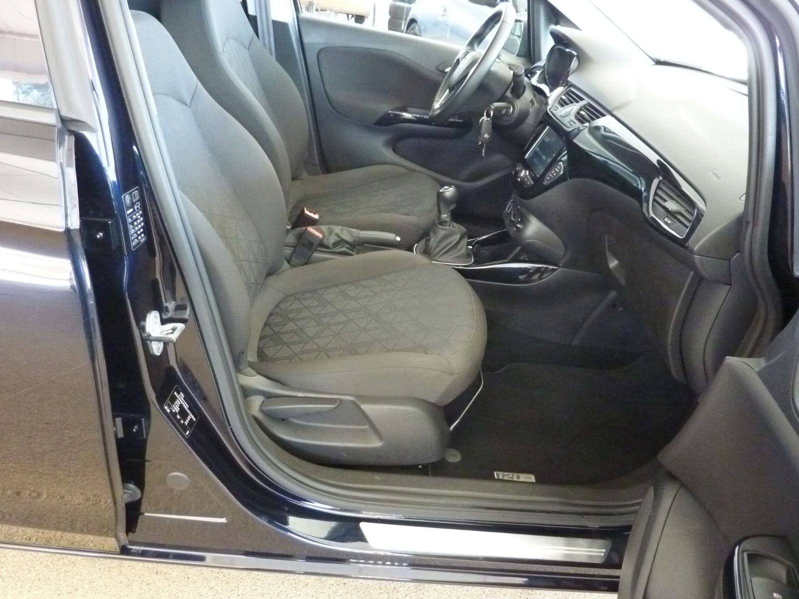 Fahrzeugabbildung Opel Corsa 1.4 120 Jahre S/S