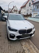 BMW X5  M50d - AHK, PANO, STAND-HZG  - weiße BMW X5 M50