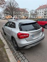 Mercedes-Benz Mercedes Benz Gla 220d Amg - Mercedes-Benz GLA 220: Limousine