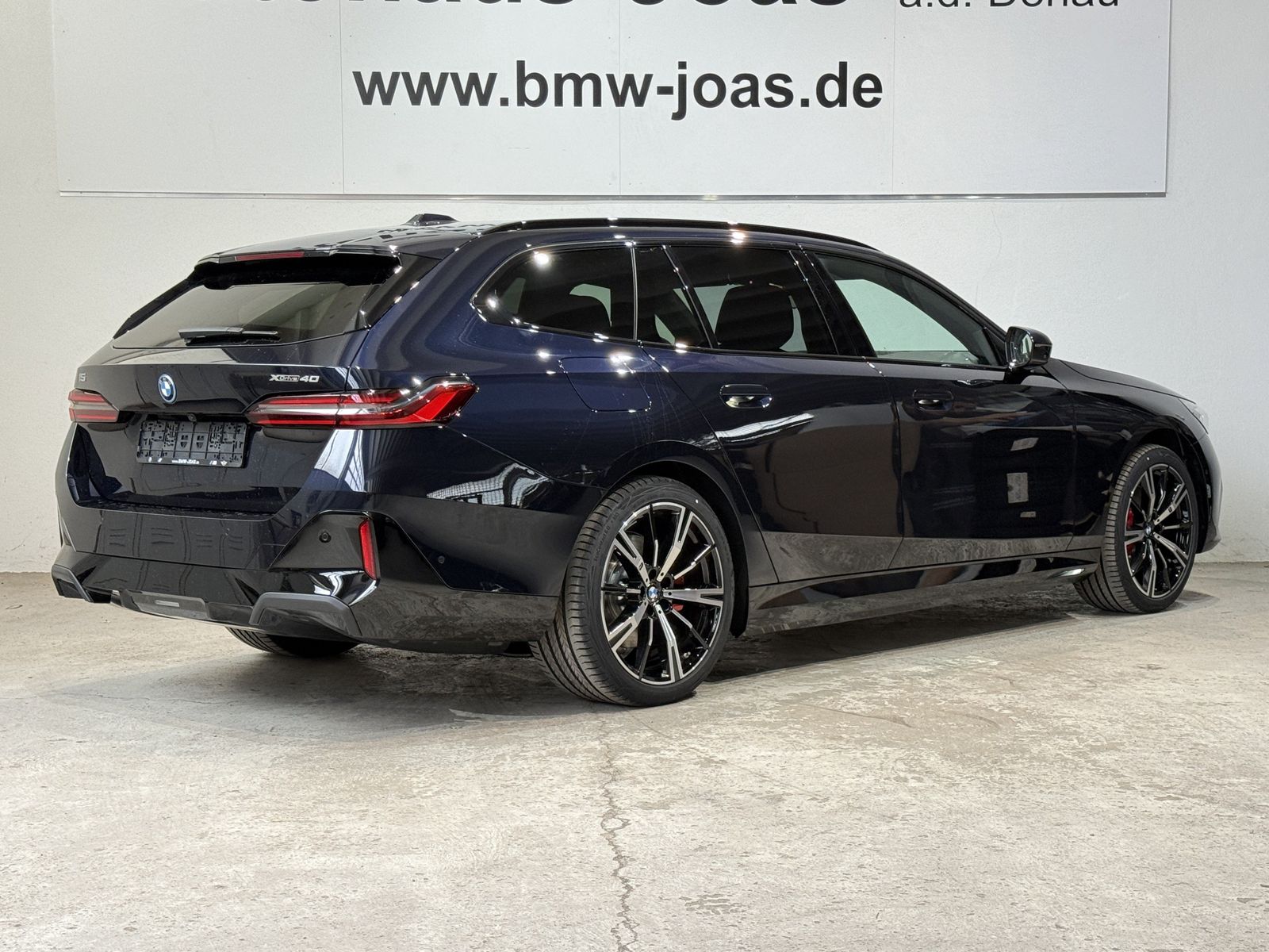 Fahrzeugabbildung BMW i5 xDrive40 B&W Hifi, Sitzbelüftung, 20" LMR