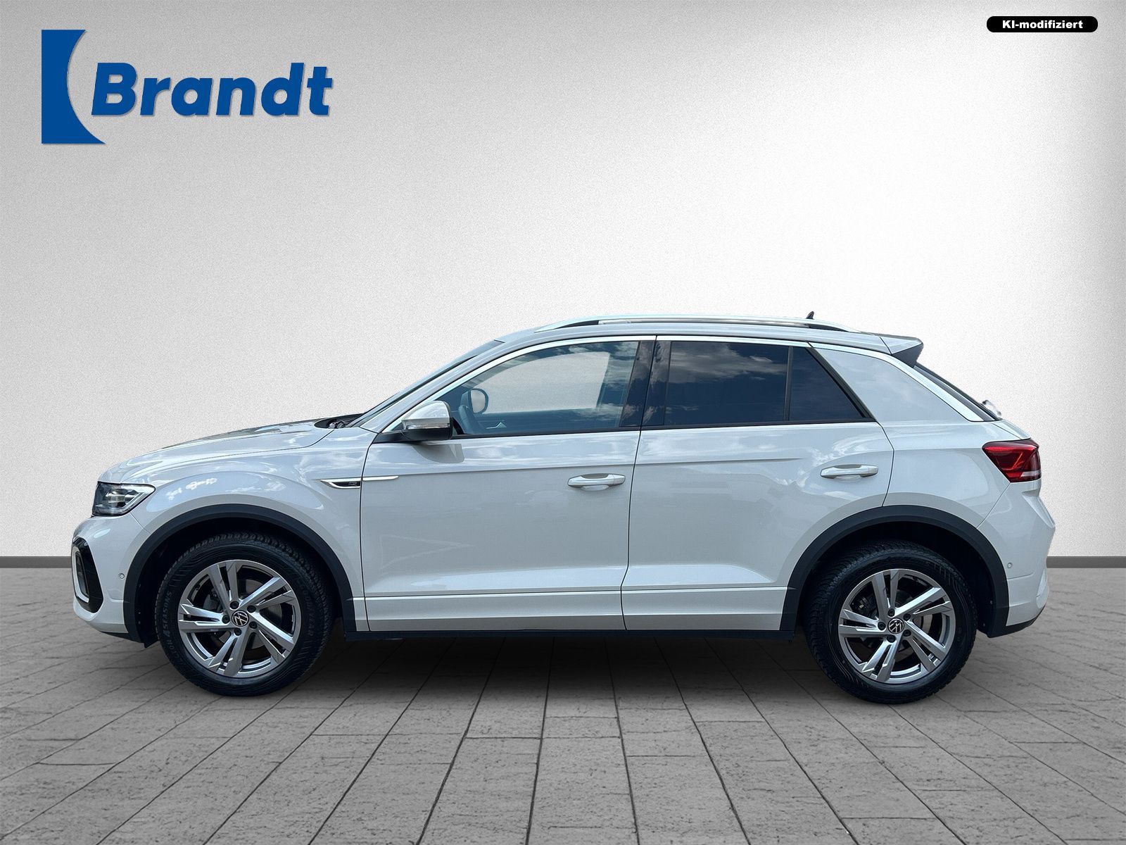 Volkswagen T-Roc 1.5 TSI R-LINE DSG LED KAMERA APP-CON. ACC foto 2