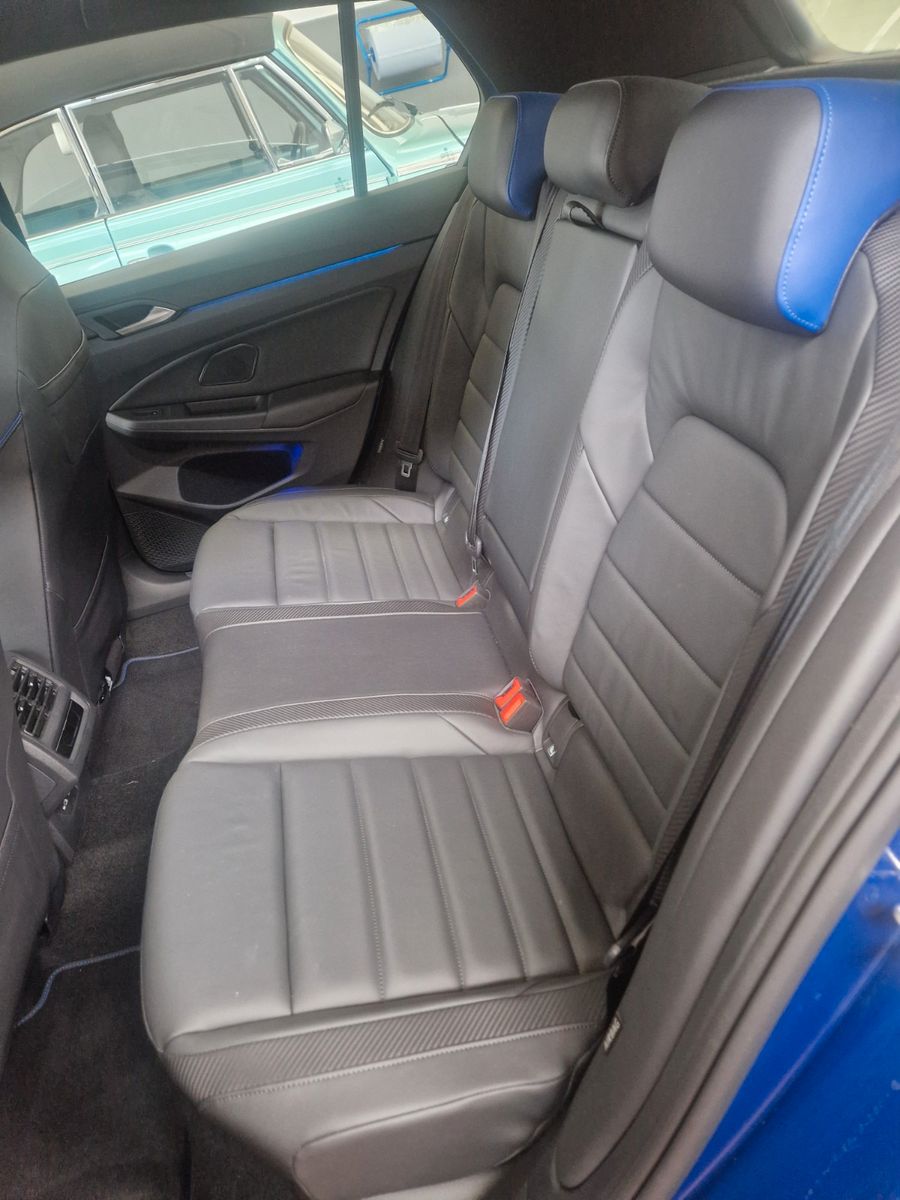 Volkswagen Golf VIII R 4MOTION PANO AMBIENTE DEKRA PERFORM foto 11