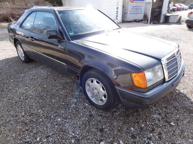 Fahrzeugabbildung Mercedes-Benz E 220 Coupe/Leder/2.Hand/Schiebedach/