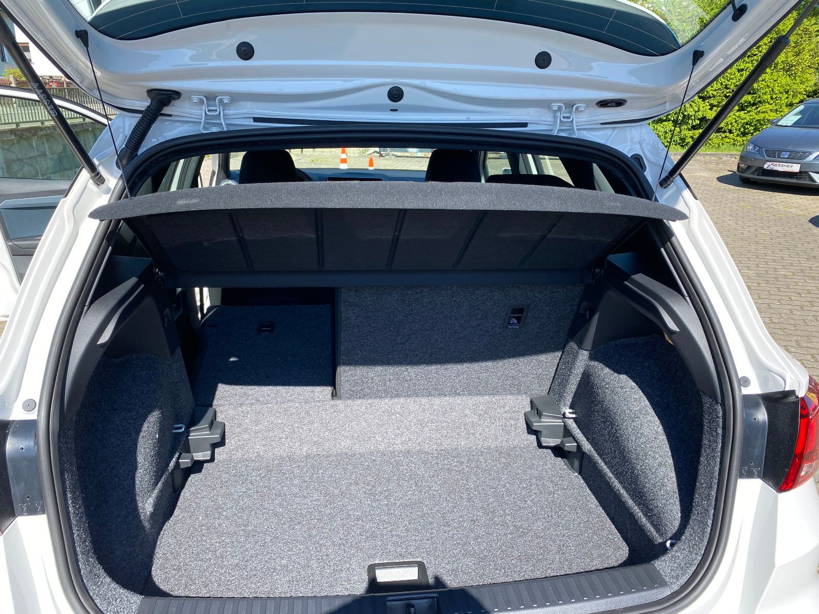 Fahrzeugabbildung SEAT Arona 1.0 TSI  NEW Style *SHZ *AHZV Vorber.