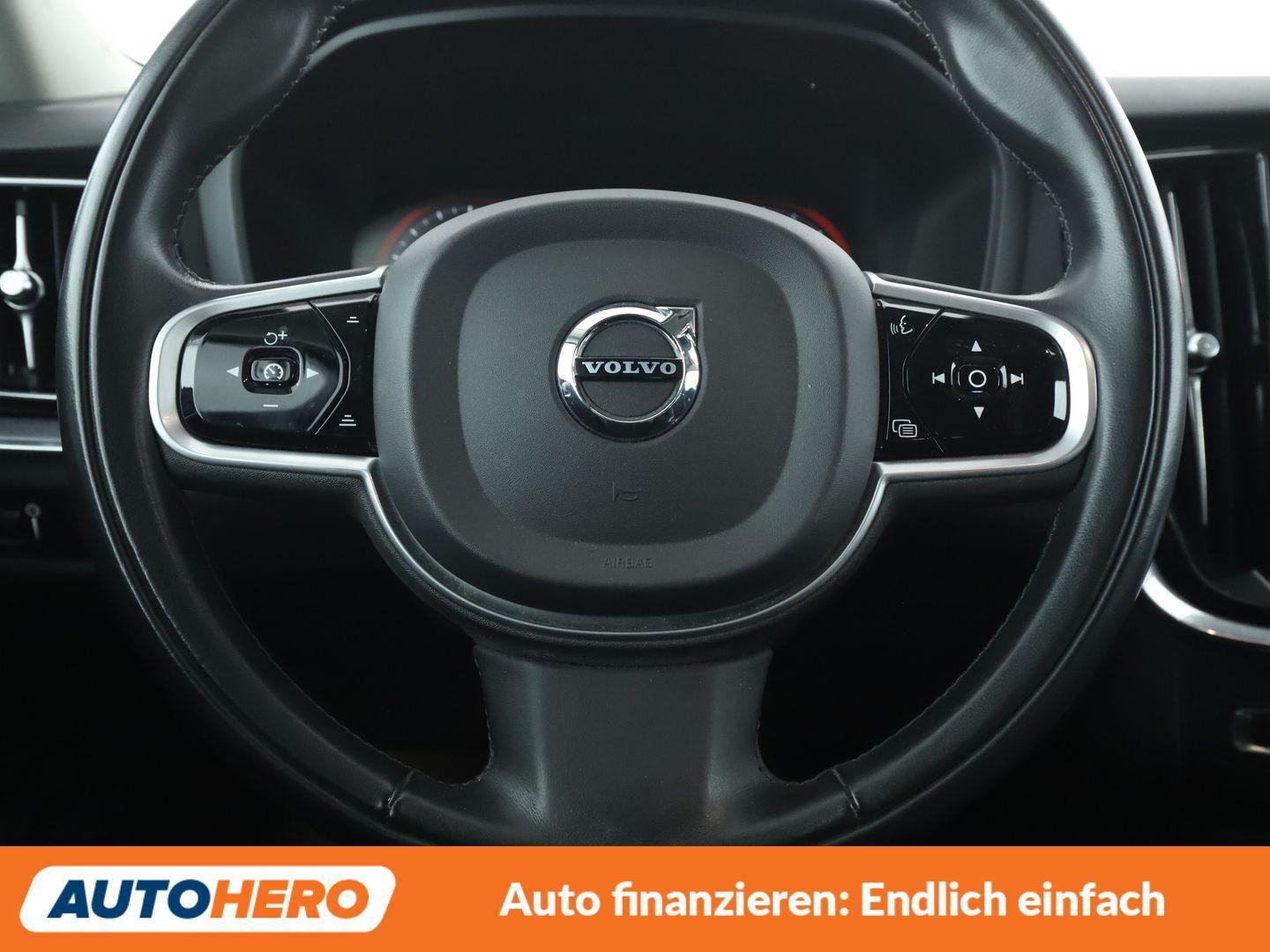 Volvo V60 2.0 D3 Momentum Pro Aut.*NAVI*LED*TEMPO*
