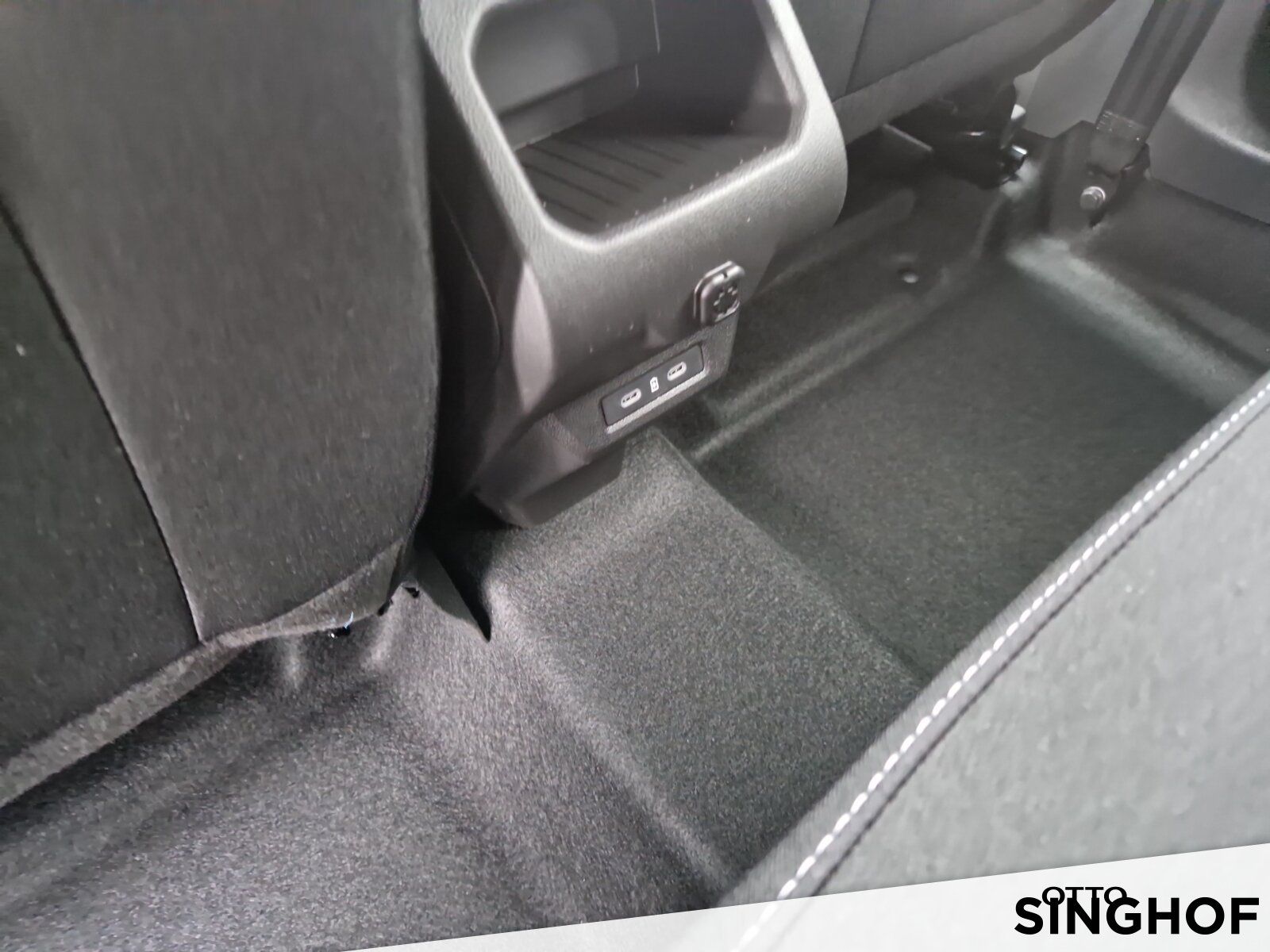 Fahrzeugabbildung Dacia New Duster Journey mild hybrid 140
