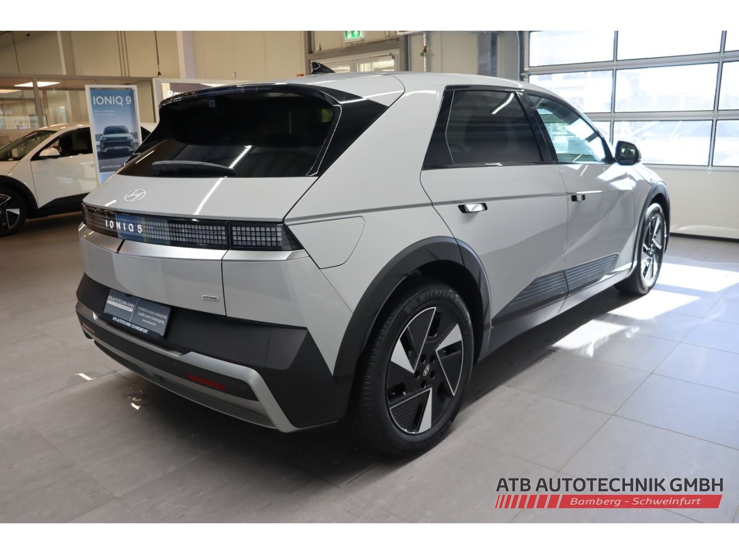 Fahrzeugabbildung Hyundai IONIQ 5 UNIQ MY26 84 kWh 4WD 325 PS Navi Soundsy