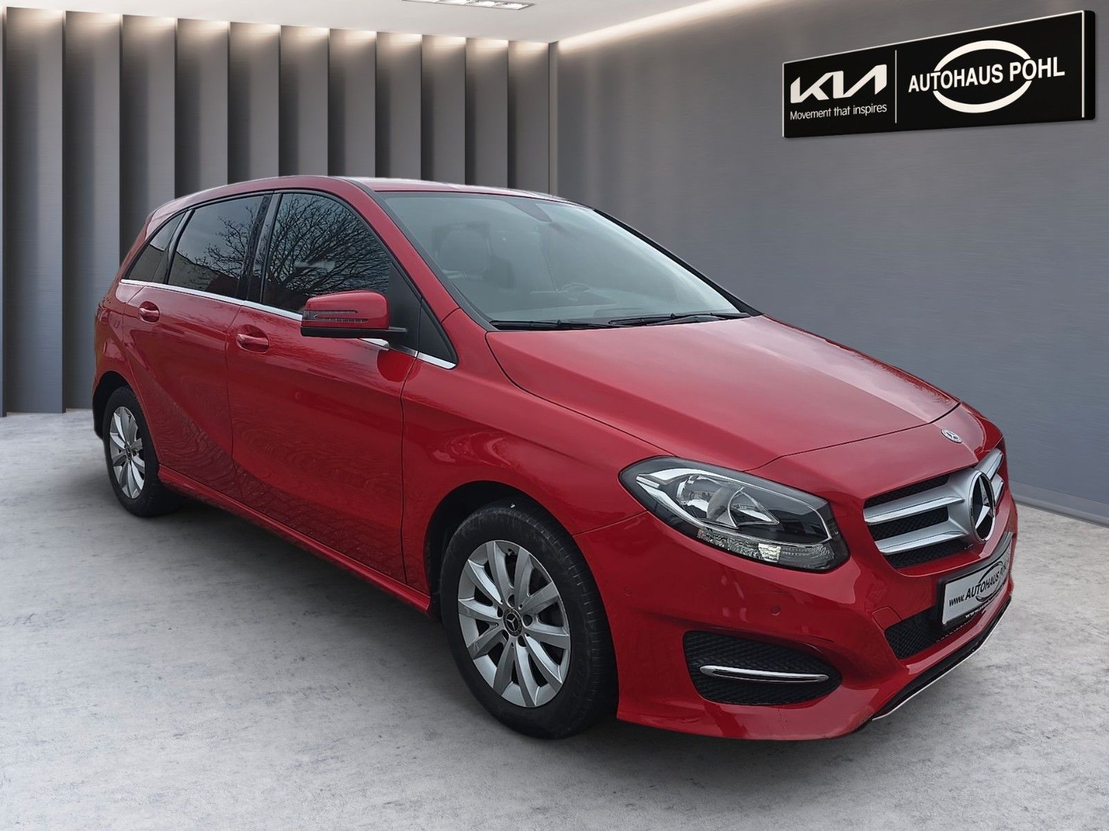 Fahrzeugabbildung Mercedes-Benz B-Klasse 180 Navi PDC Winterräder