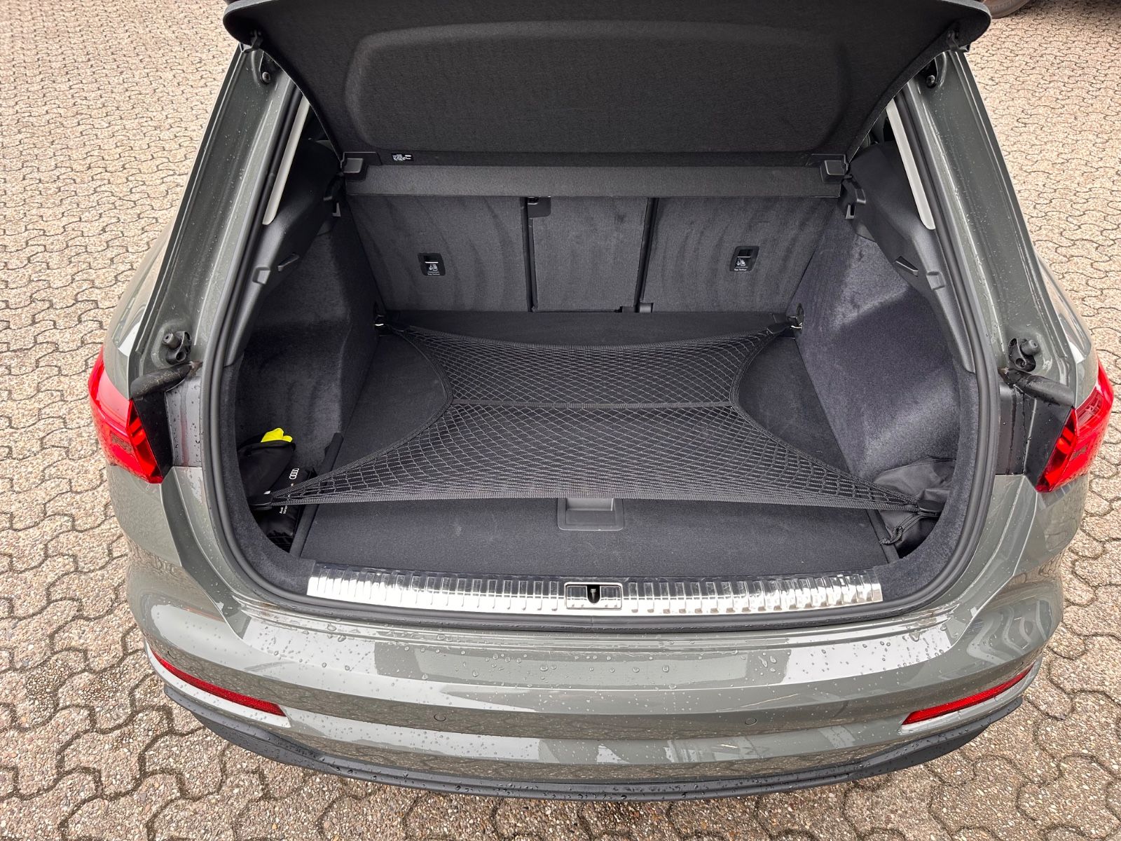 Fahrzeugabbildung Audi Q3 35 TFSI S line S Tronic Navi/ACC/SHZG/LED/PDC
