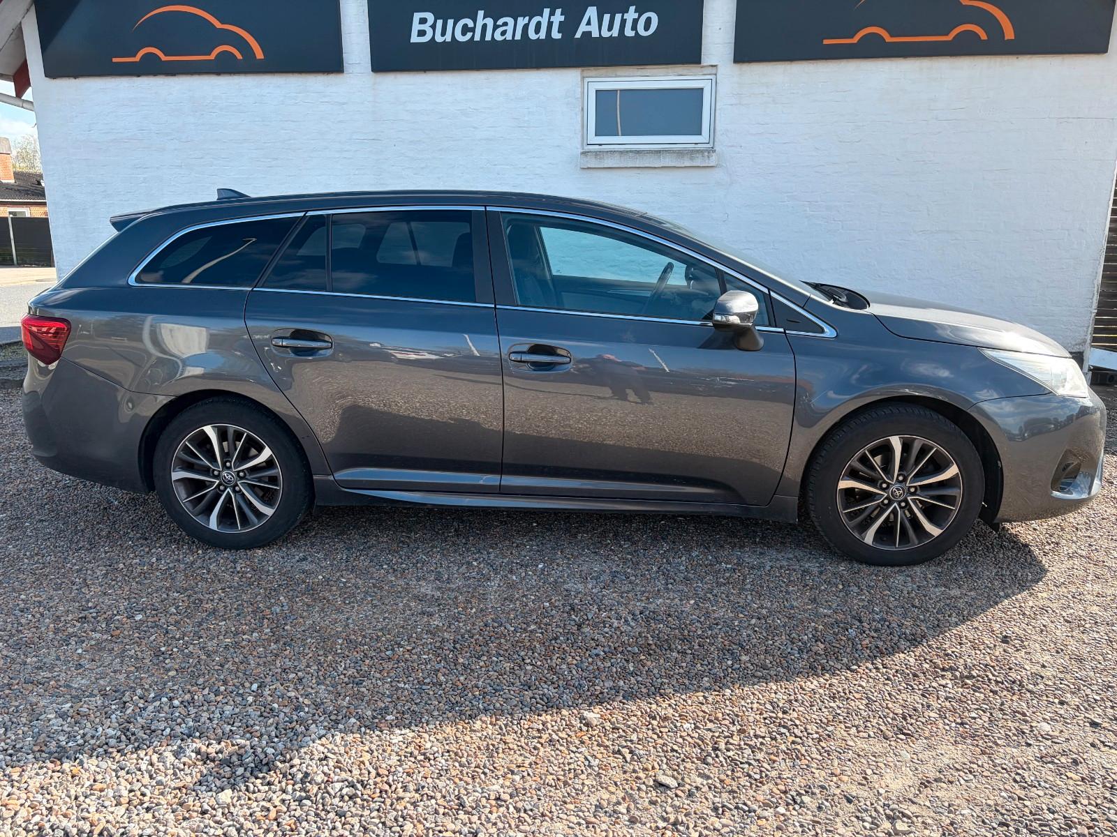 Toyota Avensis T2